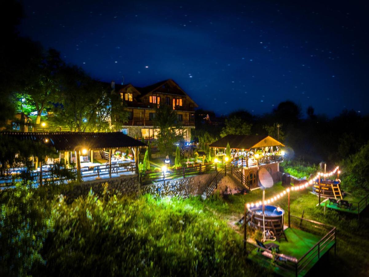 Pensiunea La Maria Lu' Sandoiu Hotel Poenari Luaran gambar