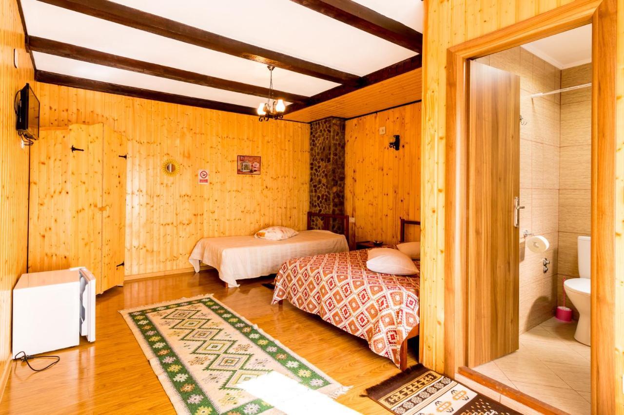 Pensiunea La Maria Lu' Sandoiu Hotel Poenari Luaran gambar